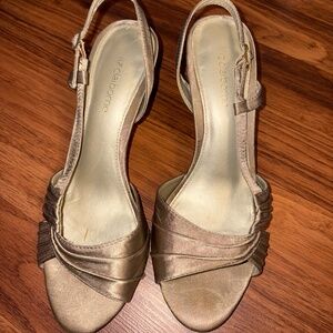 LIZ CLAIBORNE KITTEN HEELS WORN ONCE